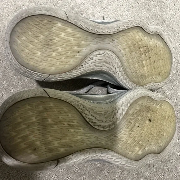 Adidas Dane 7 silver metallic basketball shoes - Picture 5 of 12